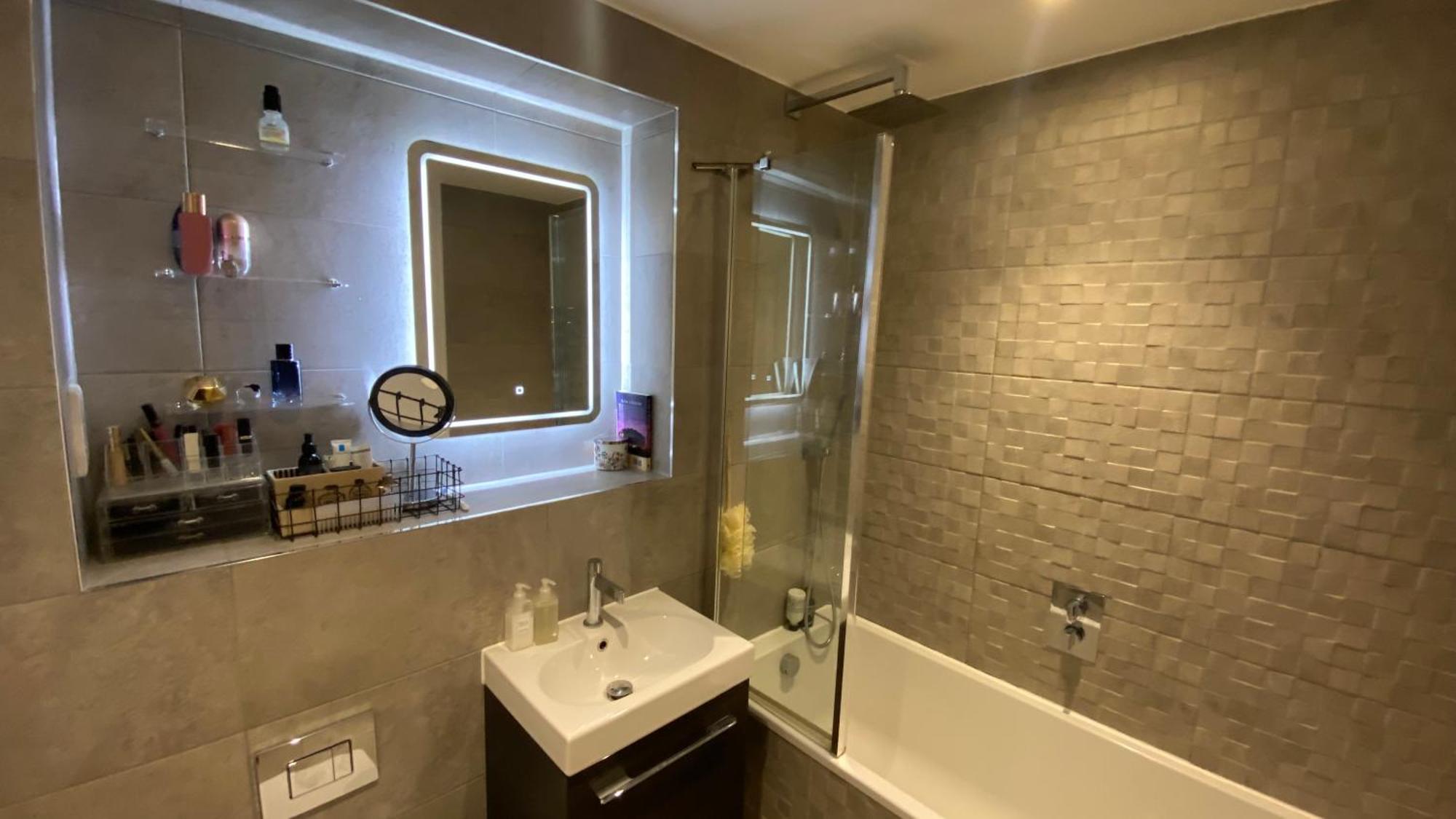 London Luxe: Stylish Studio Extérieur photo