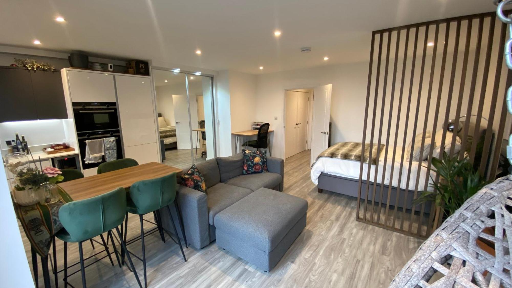 London Luxe: Stylish Studio Extérieur photo